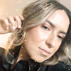 Meet your Posher, Cristina